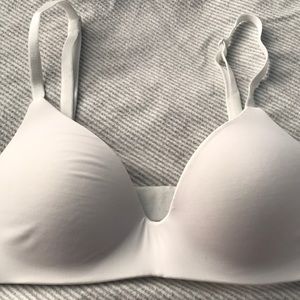 VS lightly lined wireless t-shirt bra
